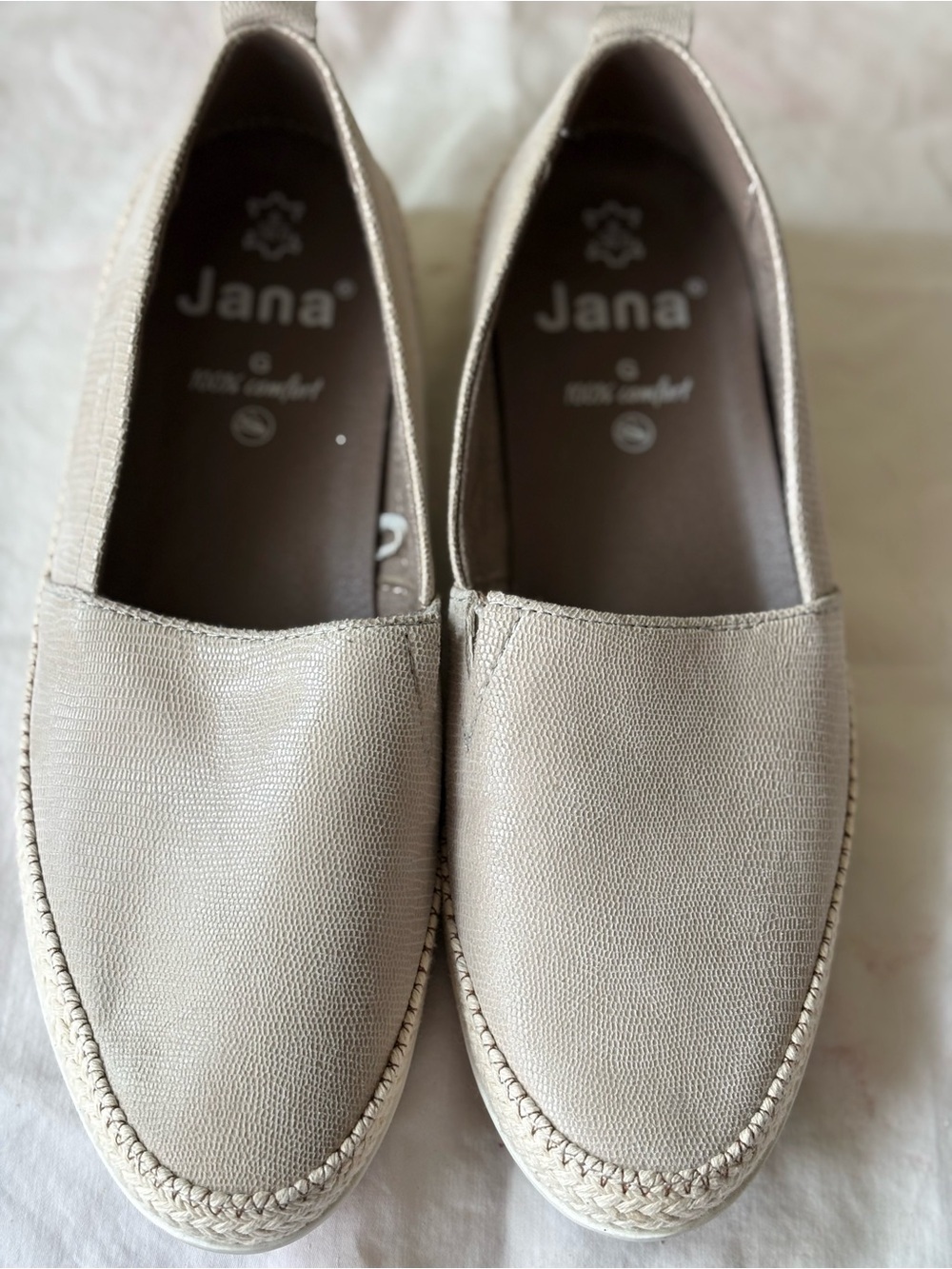 Jana Women's Beige Slip-On Loafers - Comfortable Everyday Flats size 9